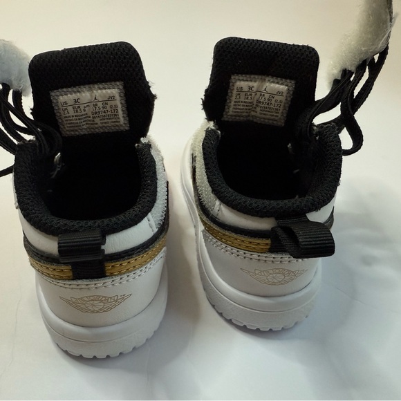 Jordan Baby Black and White Sneakers 3C - Picture 8 of 8